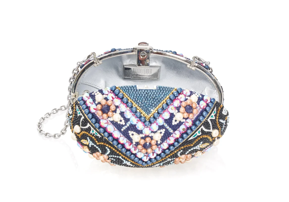 9 Judith Leiber Bags That Look Like They Belong in a Fairy Tale 10.webp